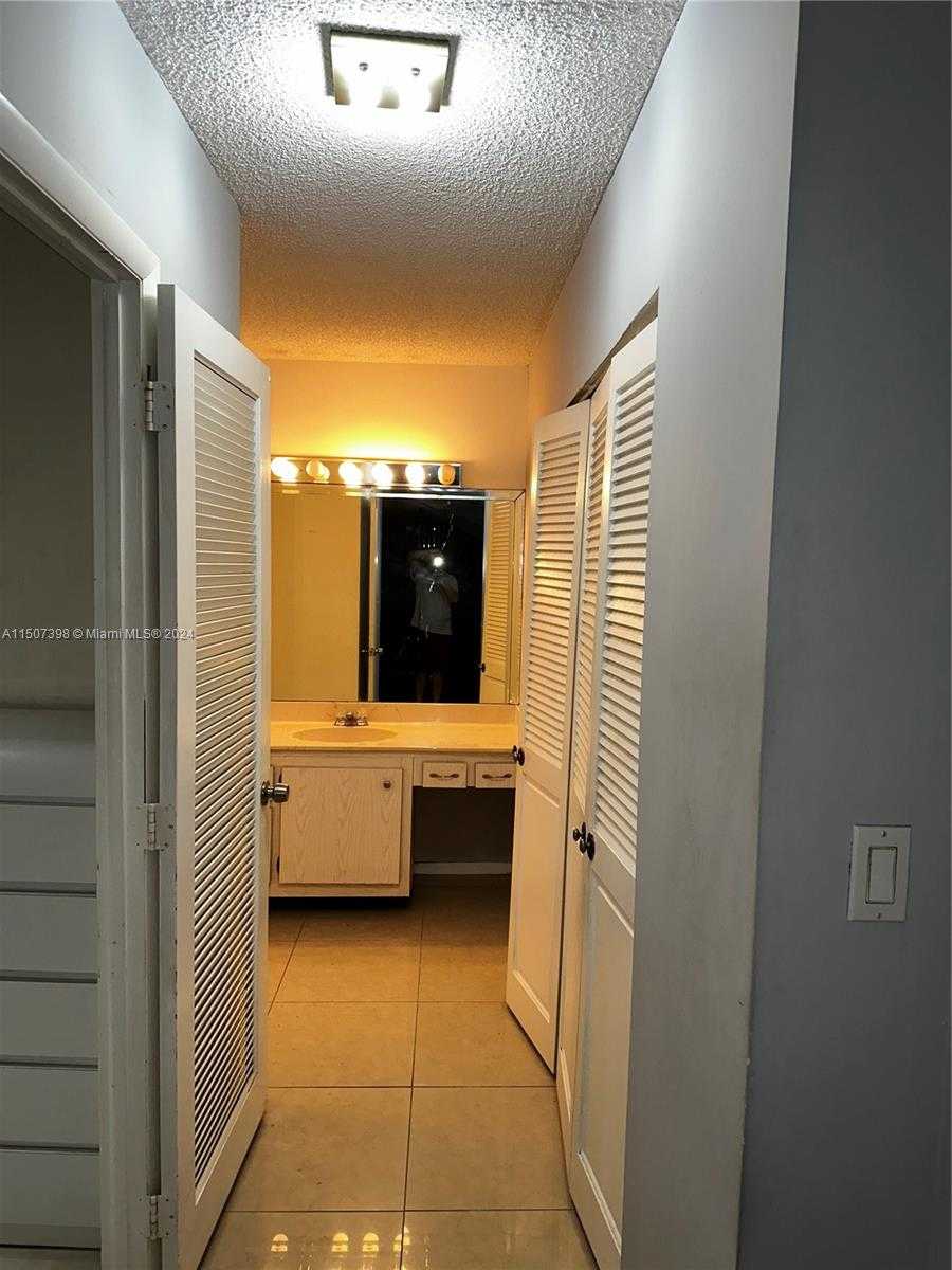 Small Image of 3800 SOUTH OCEAN DR #1607, Hollywood Number 16