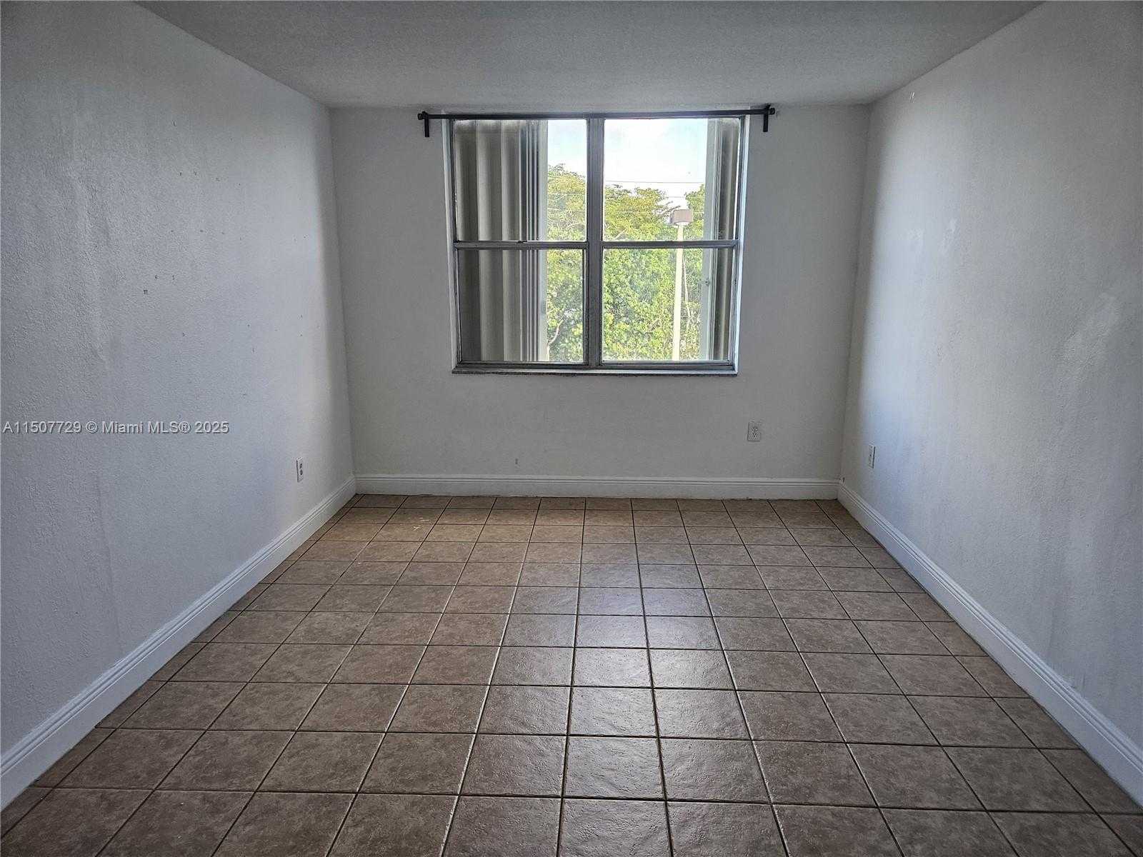 Small Image of 1800 SANS SOUCI BLVD #307, North Miami Number 18