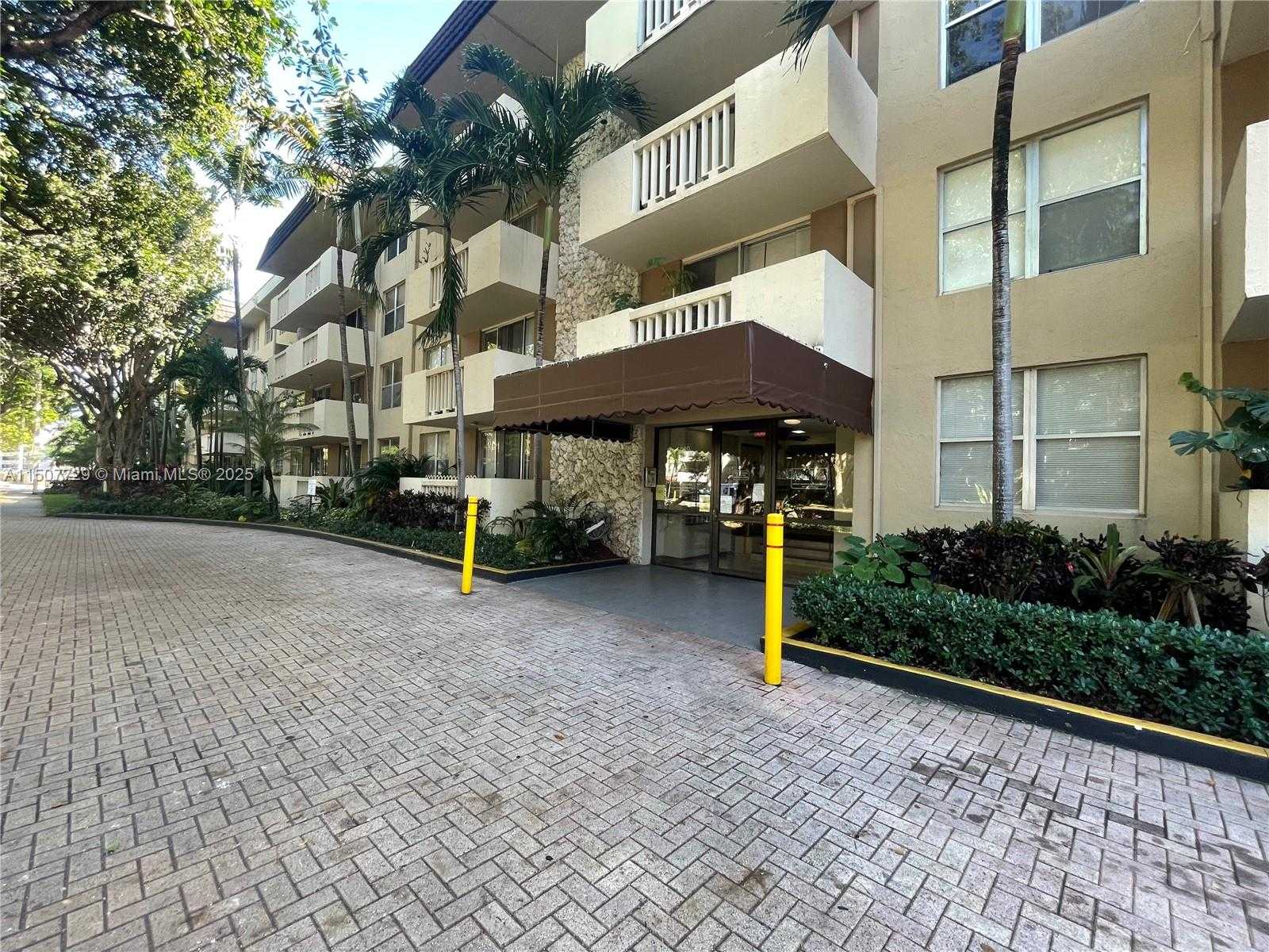 Small Image of 1800 SANS SOUCI BLVD #307, North Miami Number 2