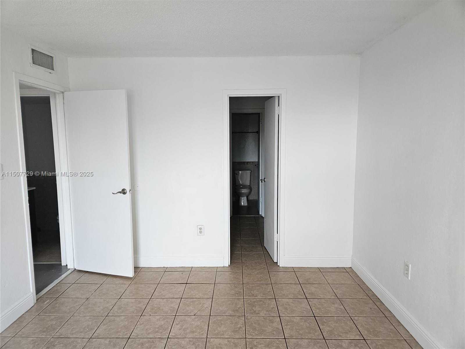 Small Image of 1800 SANS SOUCI BLVD #307, North Miami Number 23