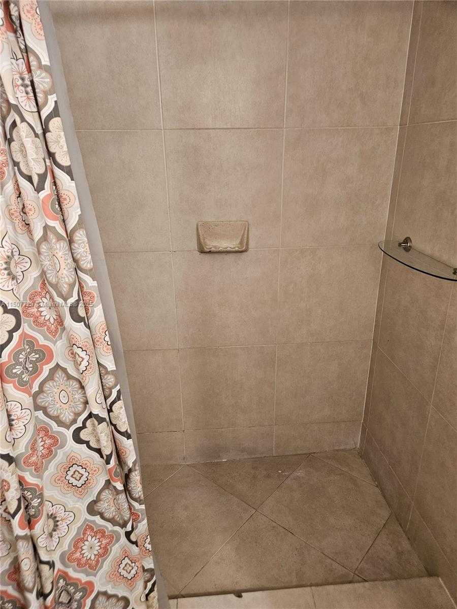 Small Image of 1800 SANS SOUCI BLVD #307, North Miami Number 27