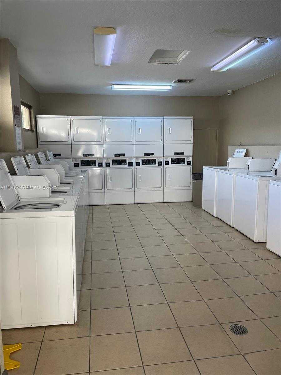 Small Image of 1800 SANS SOUCI BLVD #307, North Miami Number 32