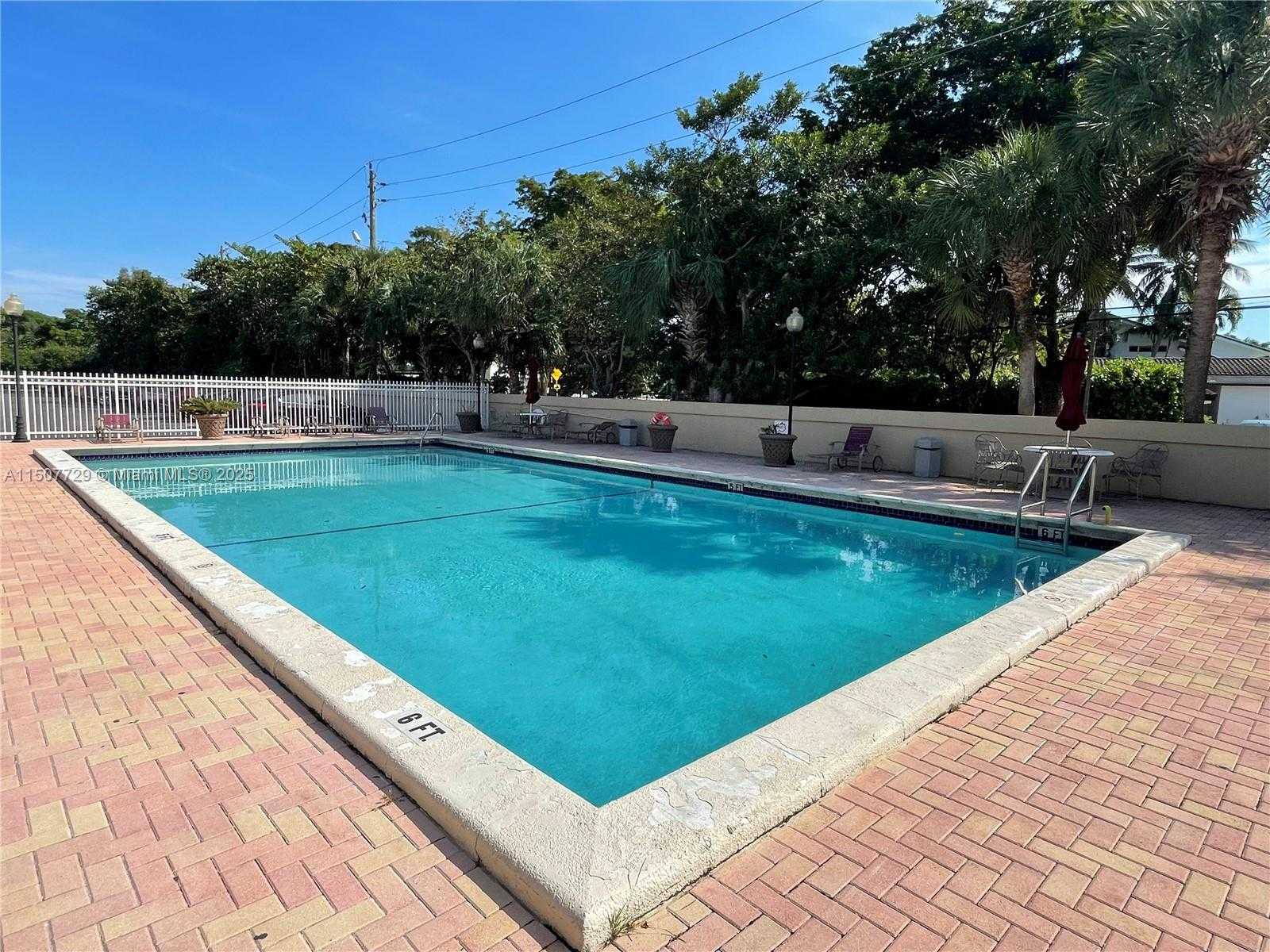 Small Image of 1800 SANS SOUCI BLVD #307, North Miami Number 37