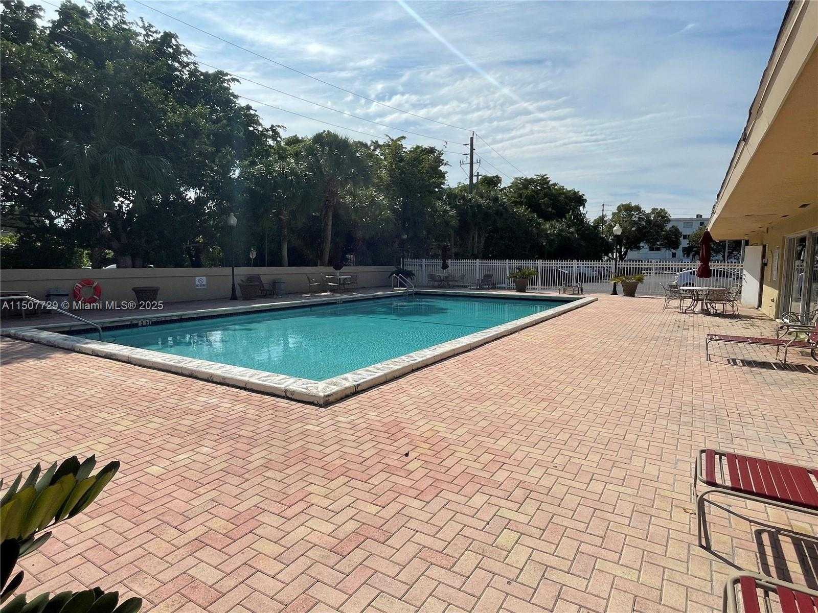 Small Image of 1800 SANS SOUCI BLVD #307, North Miami Number 38