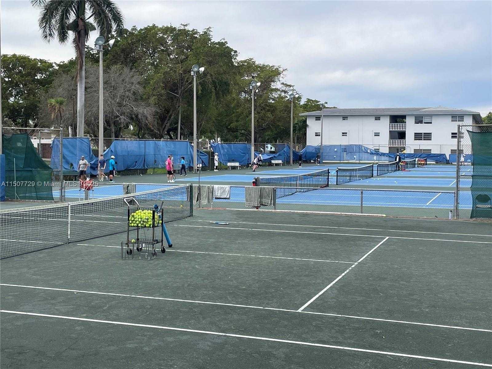 Small Image of 1800 SANS SOUCI BLVD #307, North Miami Number 41