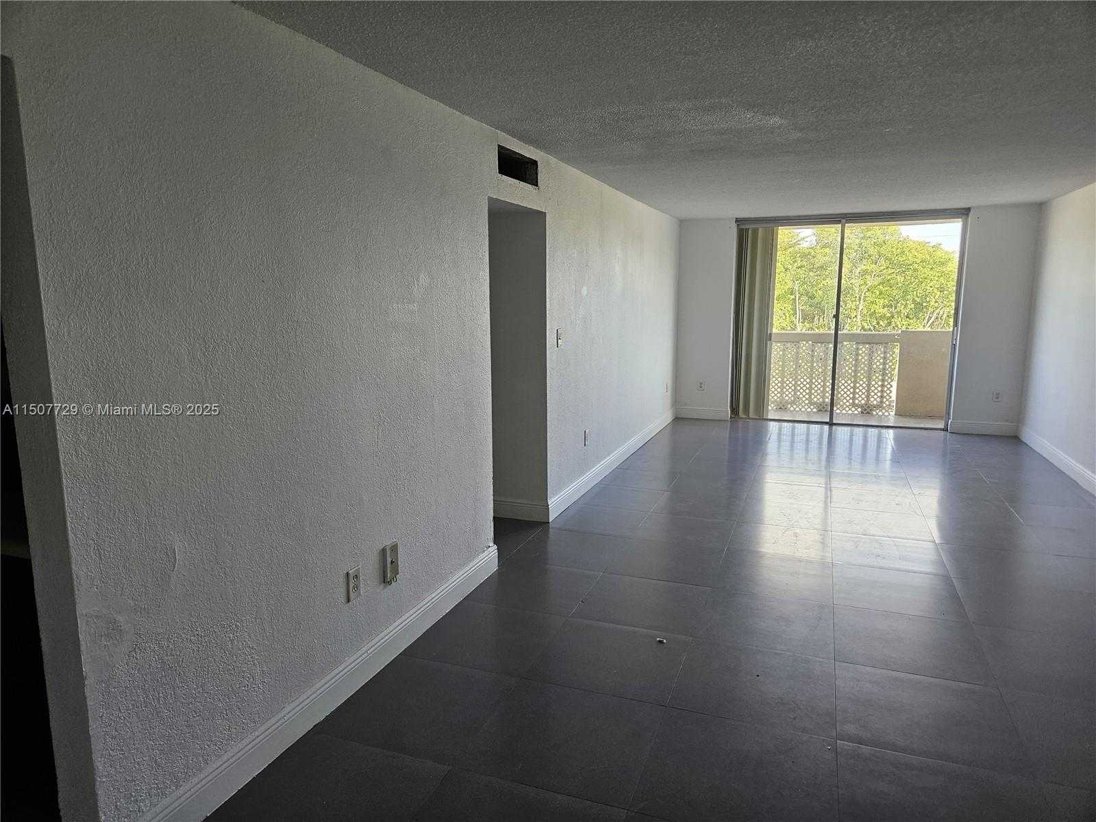 Small Image of 1800 SANS SOUCI BLVD #307, North Miami Number 5