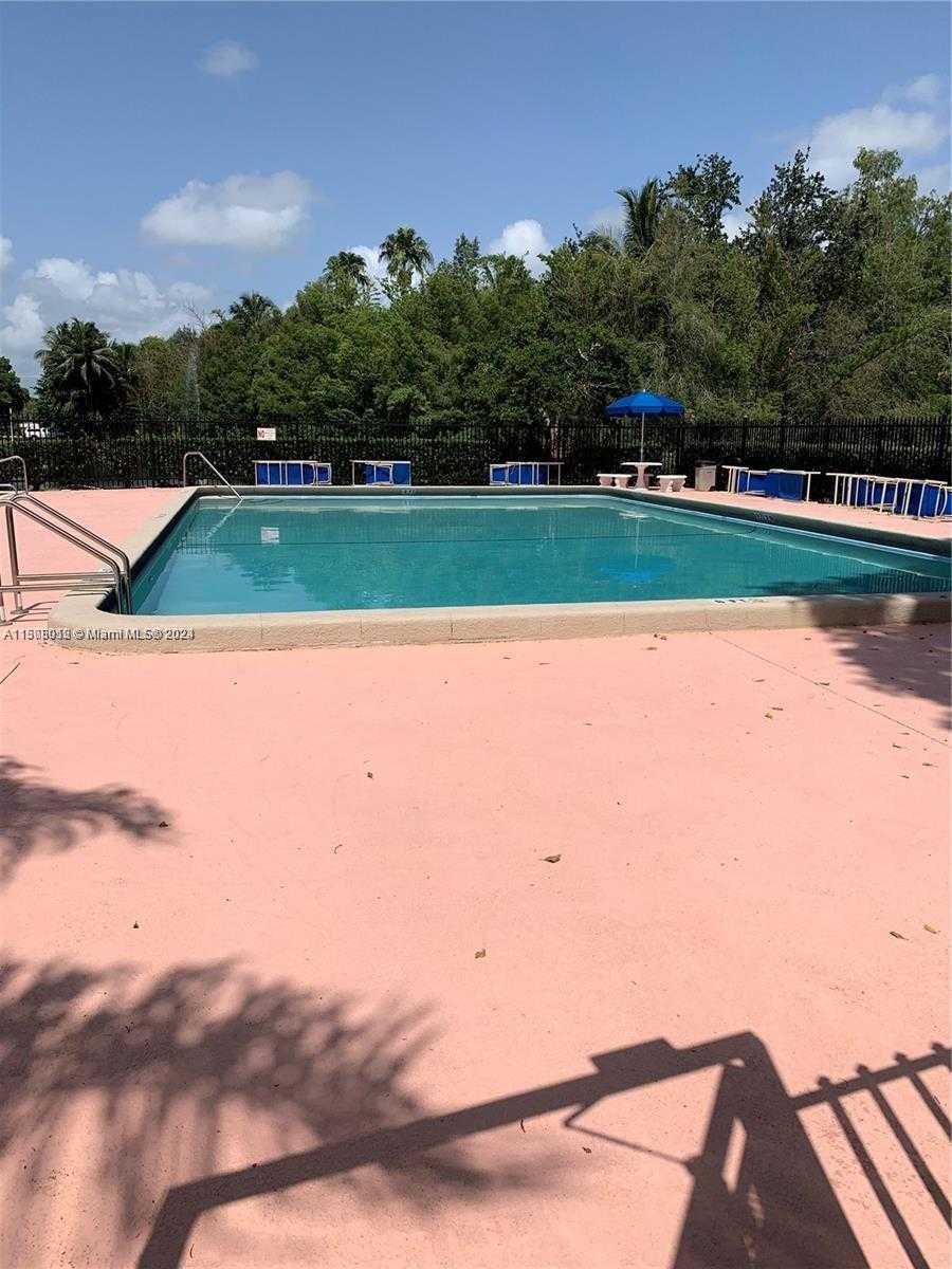 Small Image of 711 NORTH PINE ISLAND RD #111, Plantation Number 13