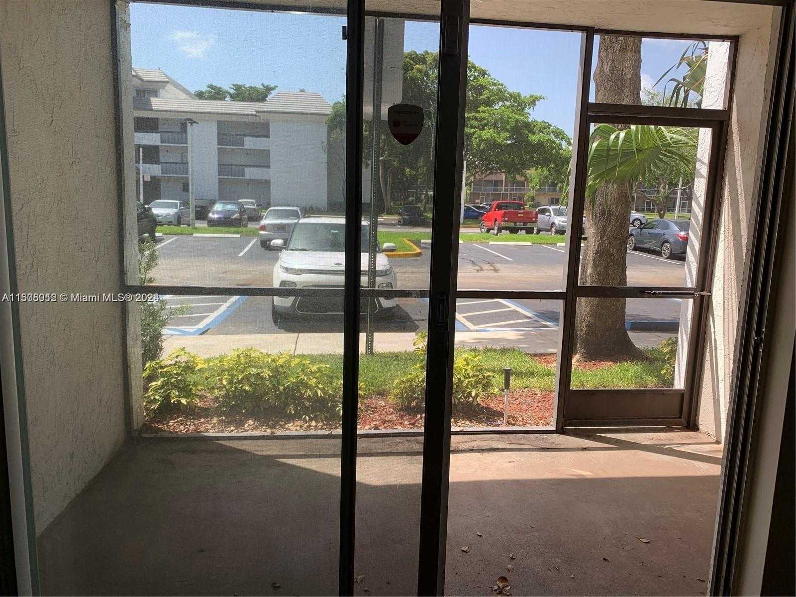 Small Image of 711 NORTH PINE ISLAND RD #111, Plantation Number 15