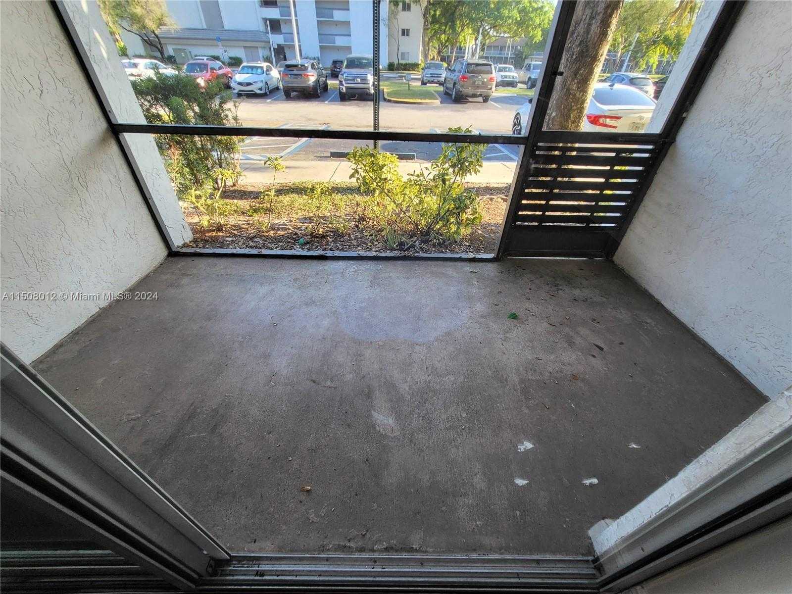 Small Image of 711 NORTH PINE ISLAND RD #111, Plantation Number 5