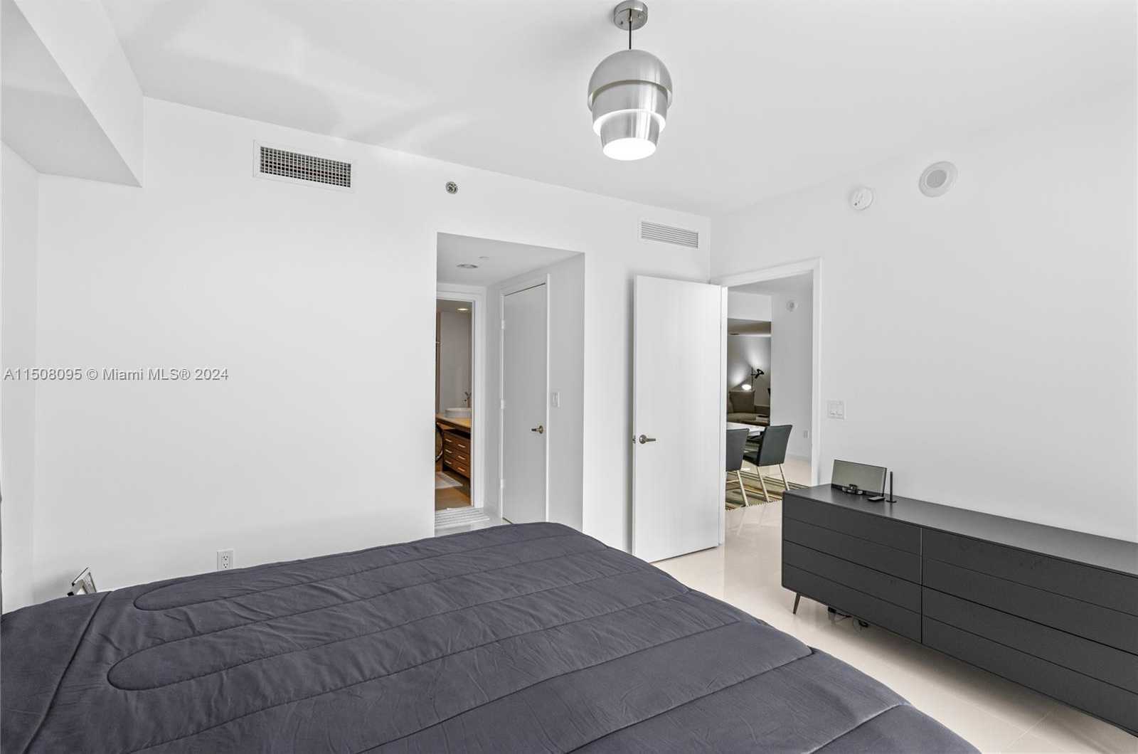 Small Image of 495 BRICKELL AVE #2603, Miami Number 23