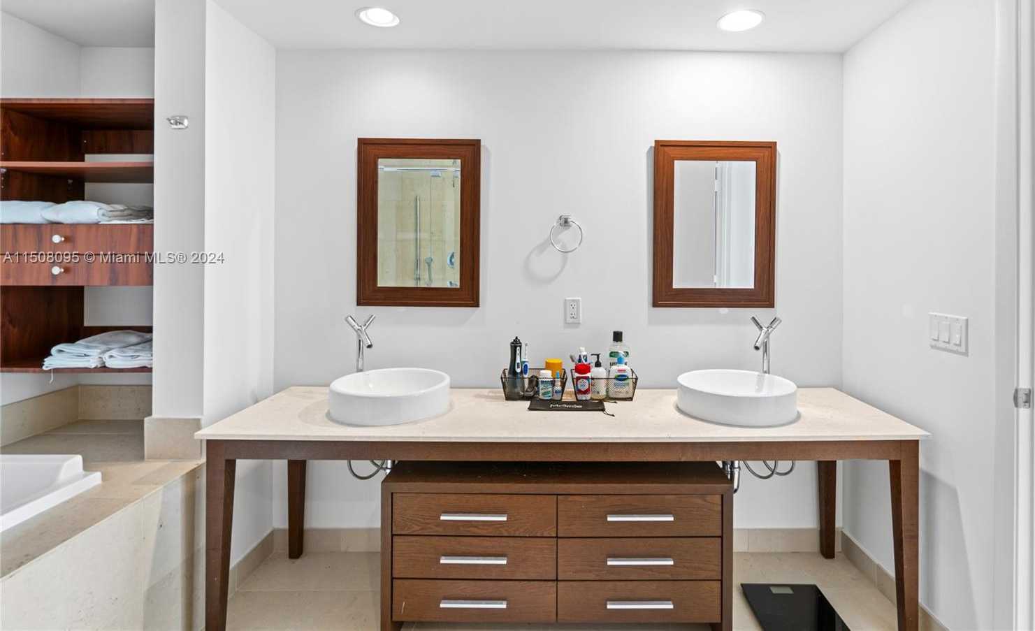 Small Image of 495 BRICKELL AVE #2603, Miami Number 26