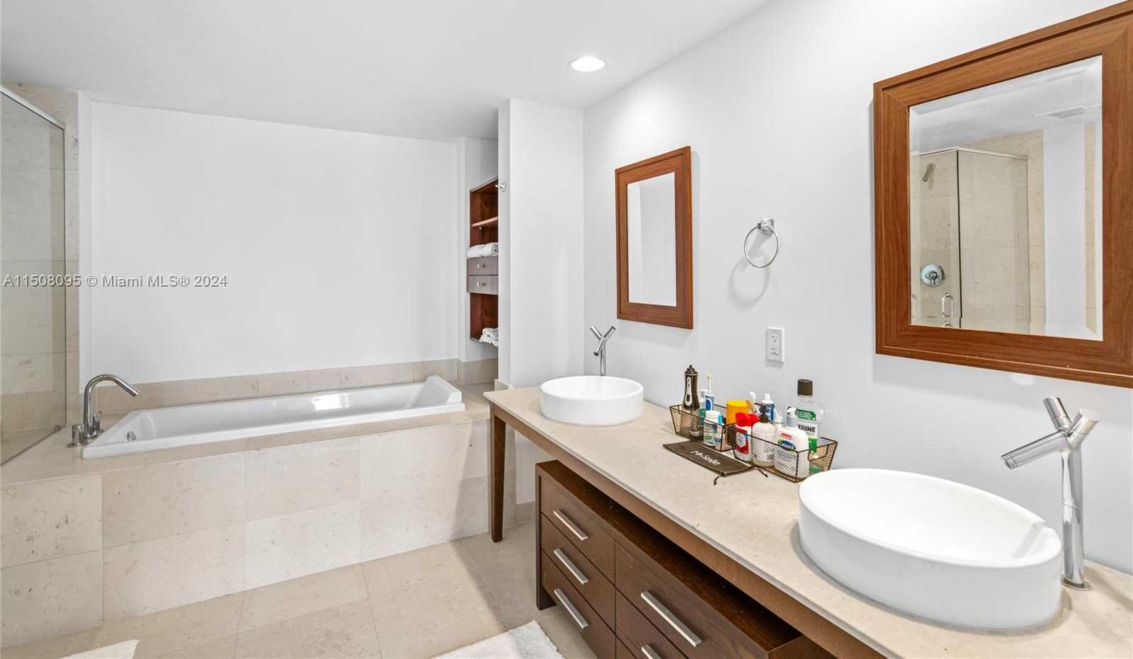 Small Image of 495 BRICKELL AVE #2603, Miami Number 27