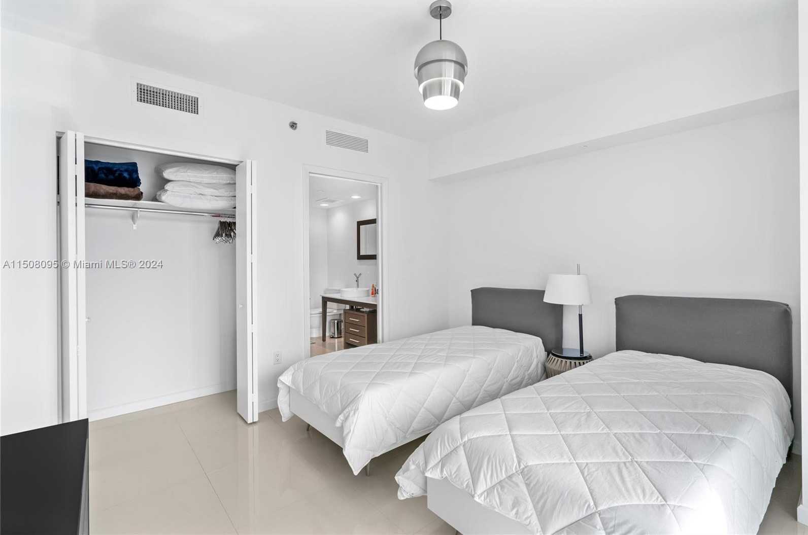 Small Image of 495 BRICKELL AVE #2603, Miami Number 31