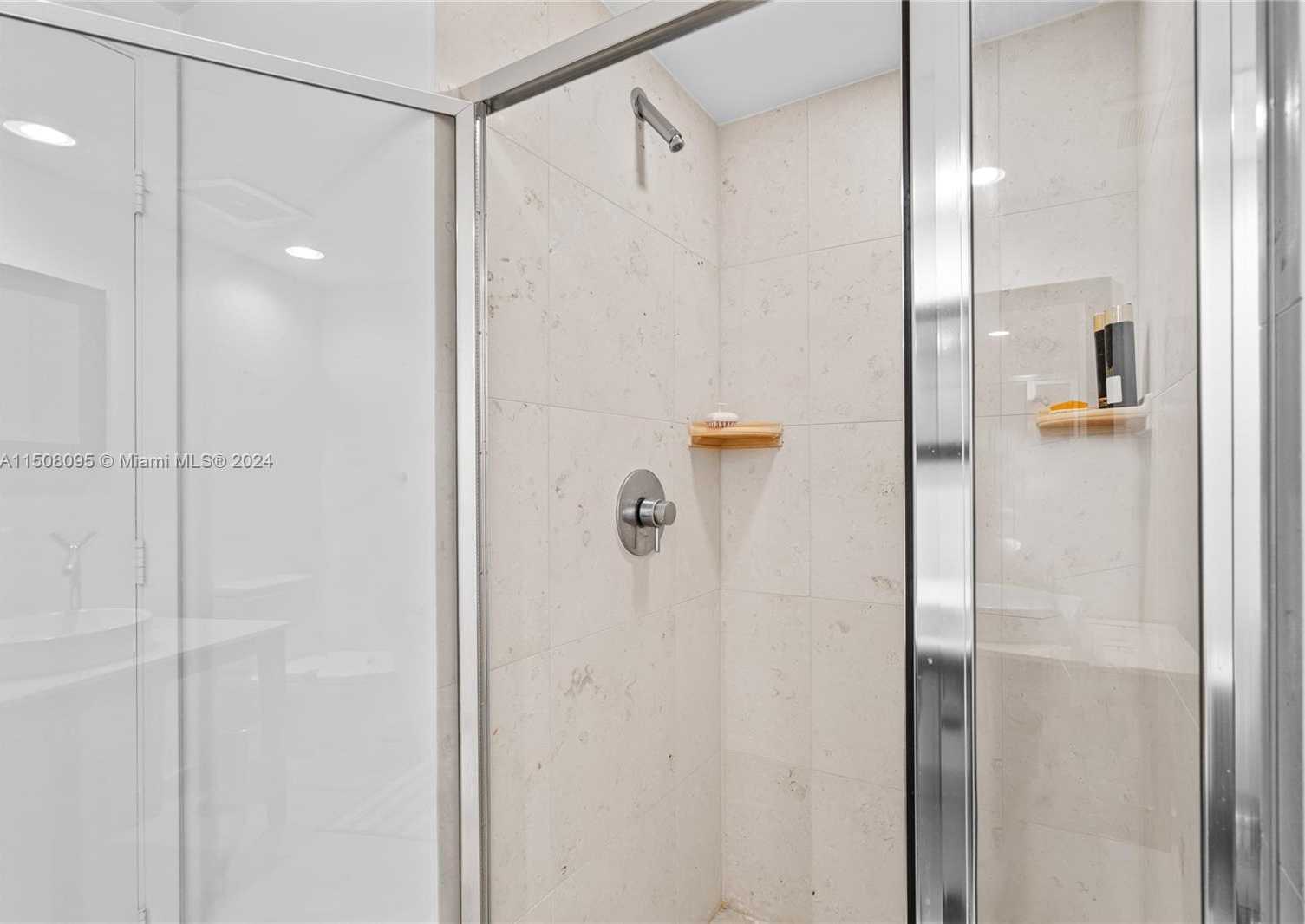Small Image of 495 BRICKELL AVE #2603, Miami Number 35