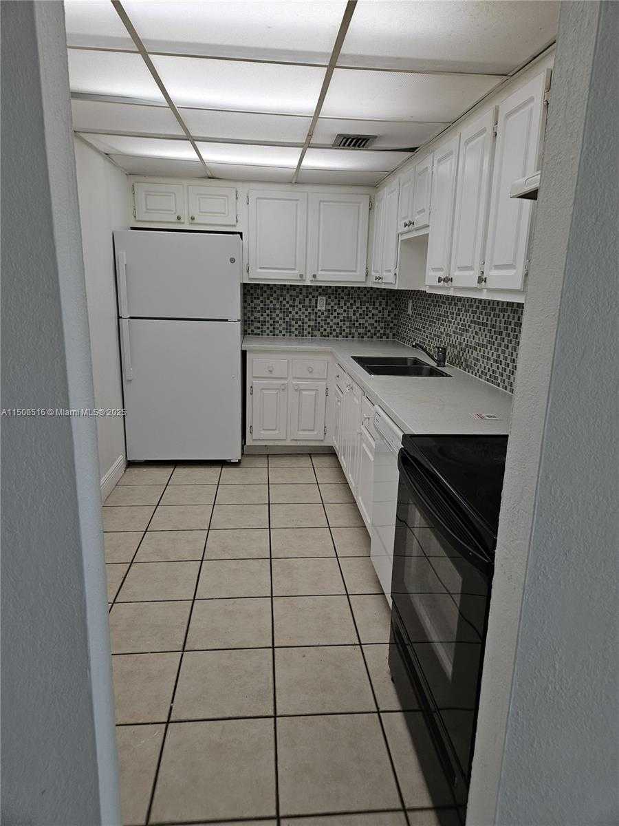 Small Image of 1805 SANS SOUCI BLVD #302, North Miami Number 13