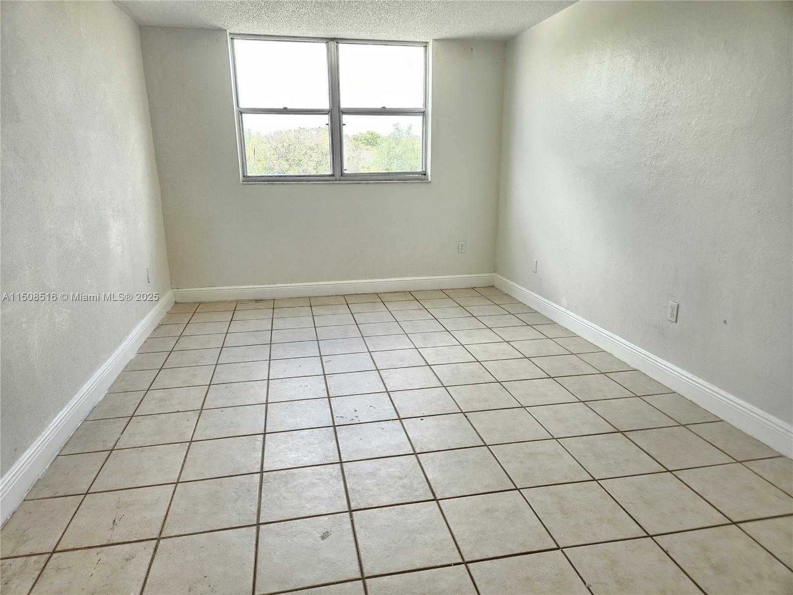 Small Image of 1805 SANS SOUCI BLVD #302, North Miami Number 16