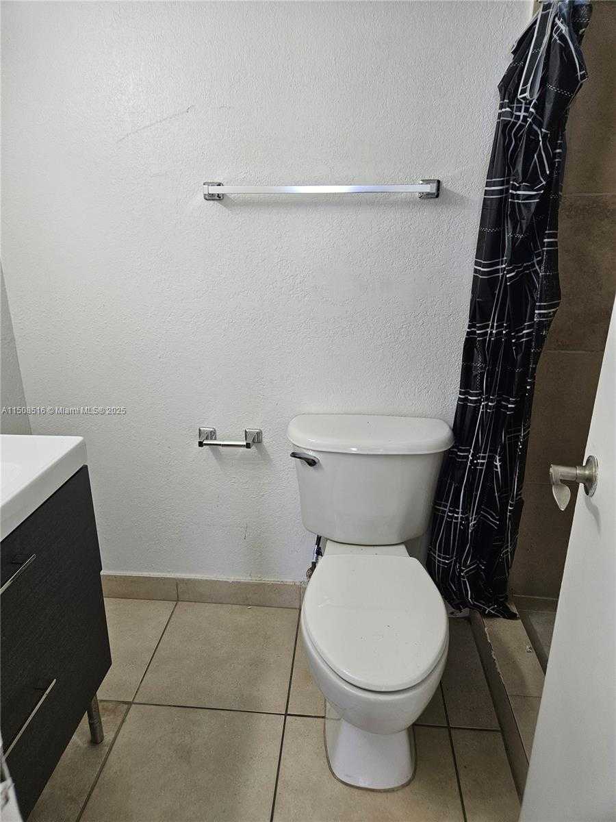 Small Image of 1805 SANS SOUCI BLVD #302, North Miami Number 22