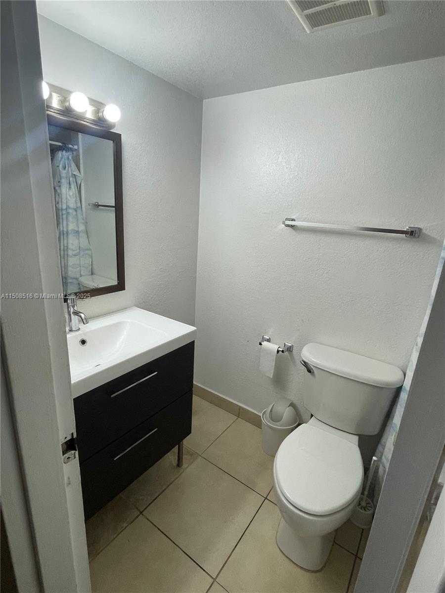 Small Image of 1805 SANS SOUCI BLVD #302, North Miami Number 23