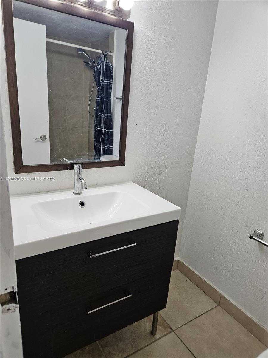 Small Image of 1805 SANS SOUCI BLVD #302, North Miami Number 24