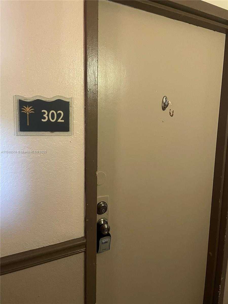 Small Image of 1805 SANS SOUCI BLVD #302, North Miami Number 9