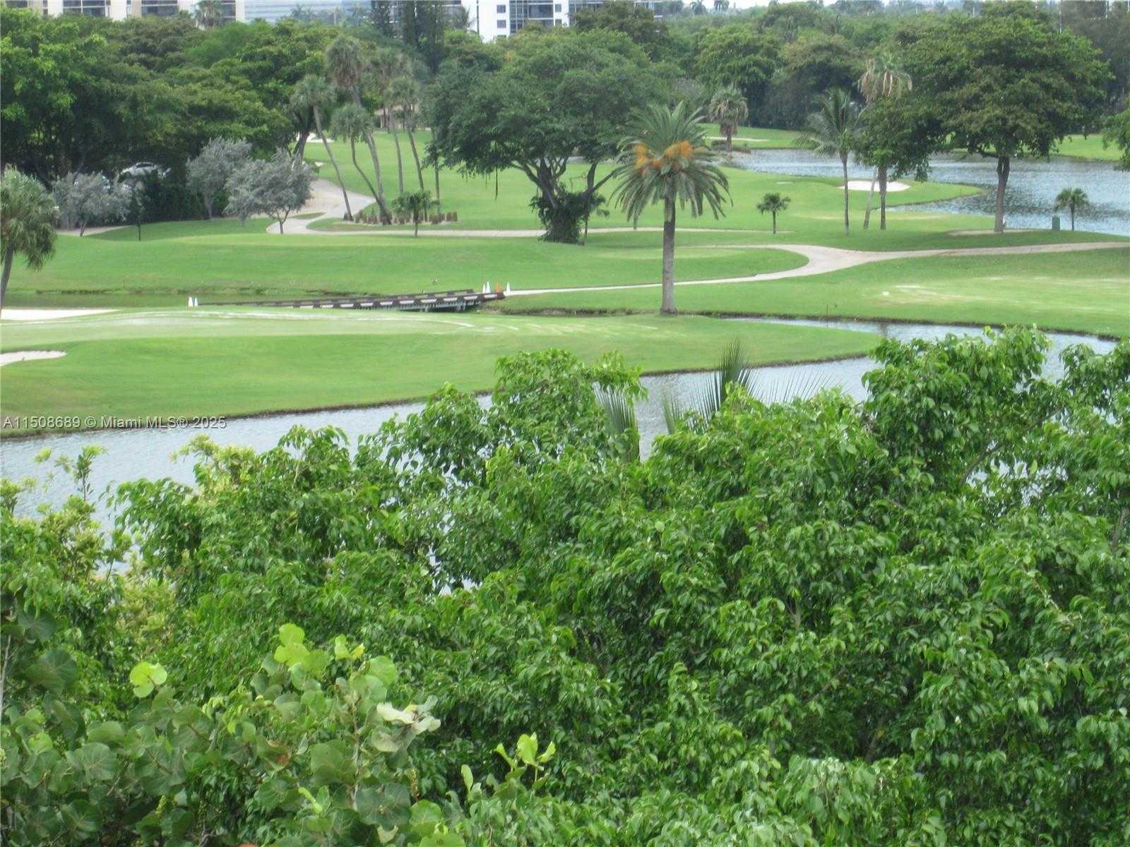 Small Image of 19355 TURNBERRY WAY #19F, Aventura Number 26