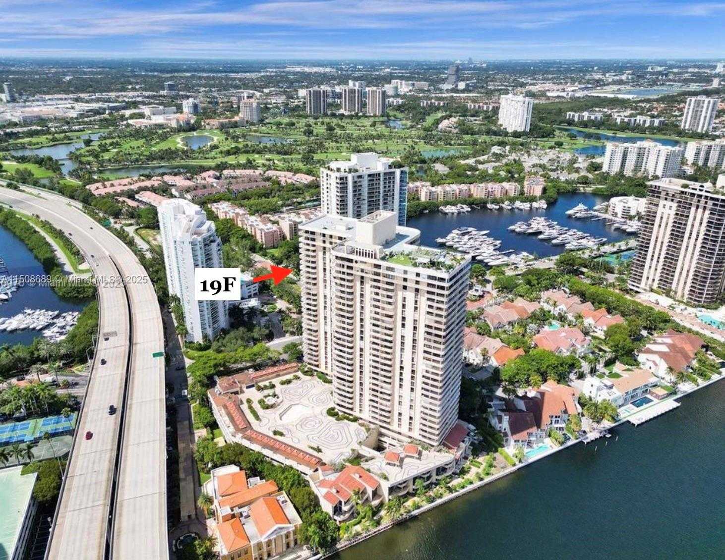 Small Image of 19355 TURNBERRY WAY #19F, Aventura Number 4