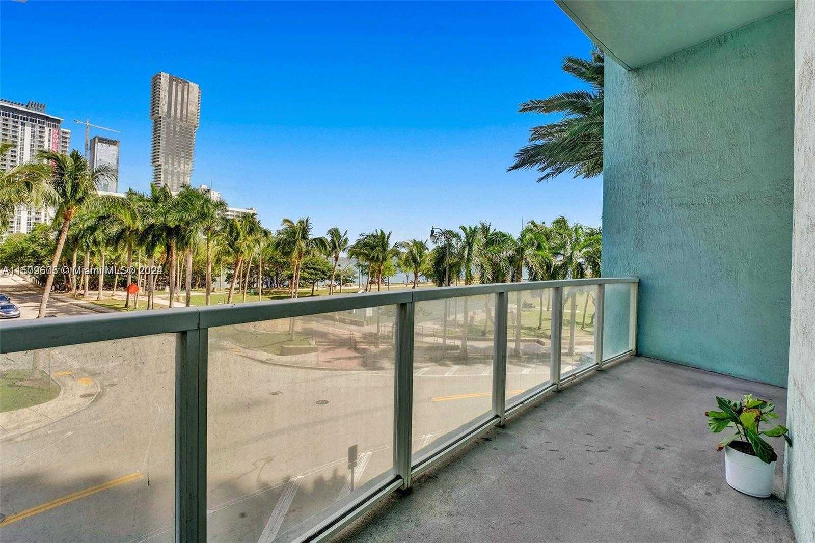 Small Image of 1900 NORTH BAYSHORE DR #508, Miami Number 14