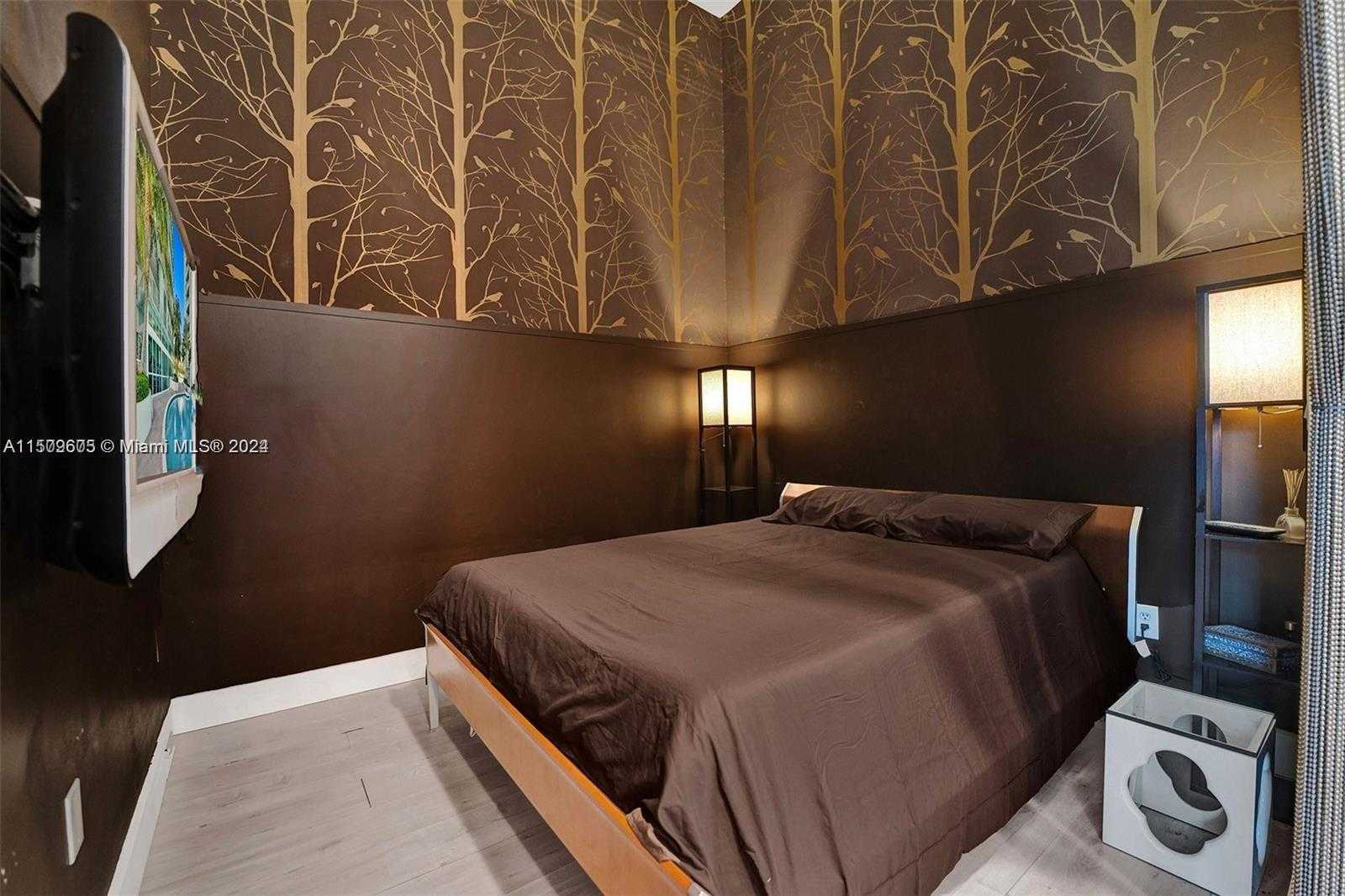 Small Image of 1900 NORTH BAYSHORE DR #508, Miami Number 19