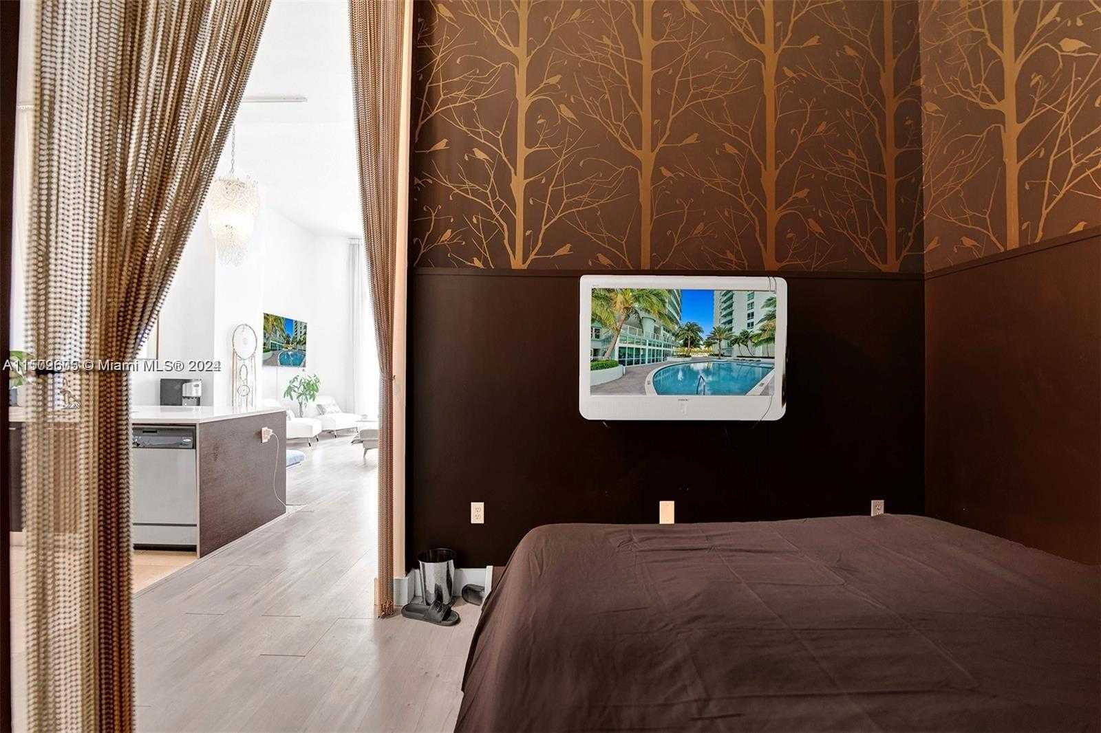 Small Image of 1900 NORTH BAYSHORE DR #508, Miami Number 20