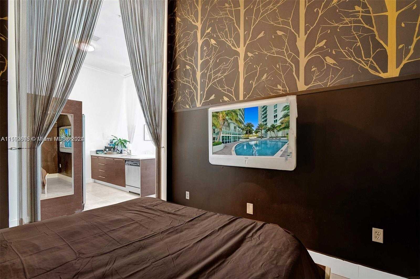 Small Image of 1900 NORTH BAYSHORE DR #508, Miami Number 21