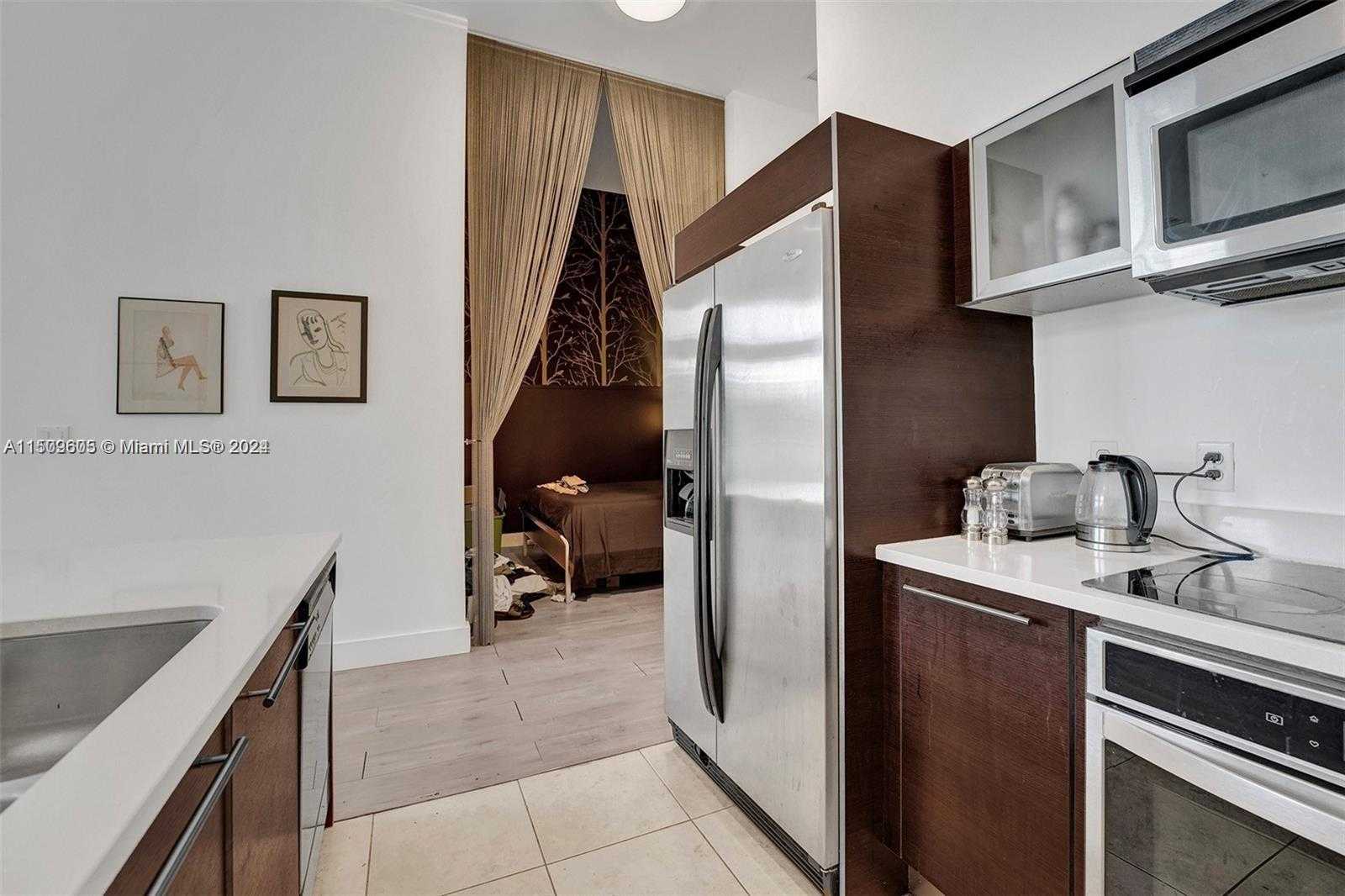Small Image of 1900 NORTH BAYSHORE DR #508, Miami Number 8