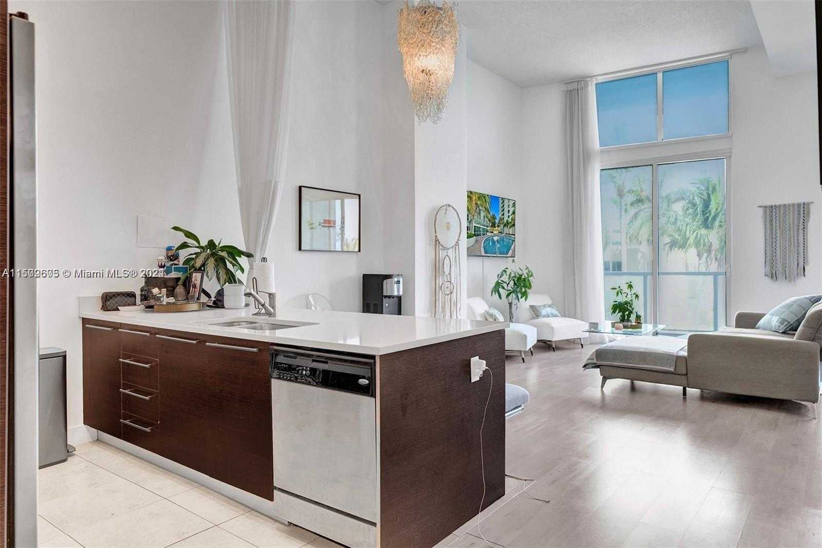 Small Image of 1900 NORTH BAYSHORE DR #508, Miami Number 9