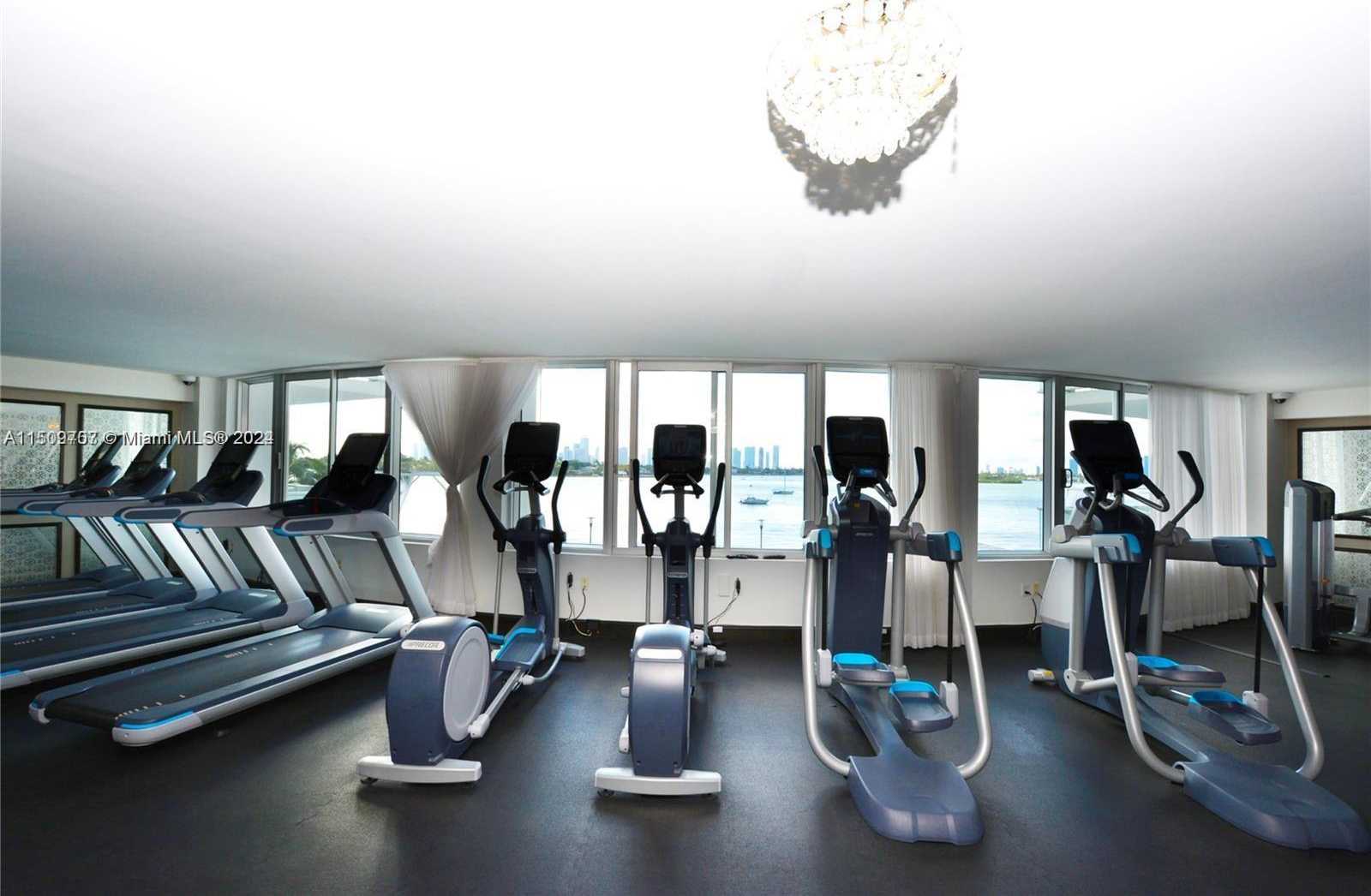 Small Image of 1100 West Ave, Miami Beach, FL 33139, USA Number 11