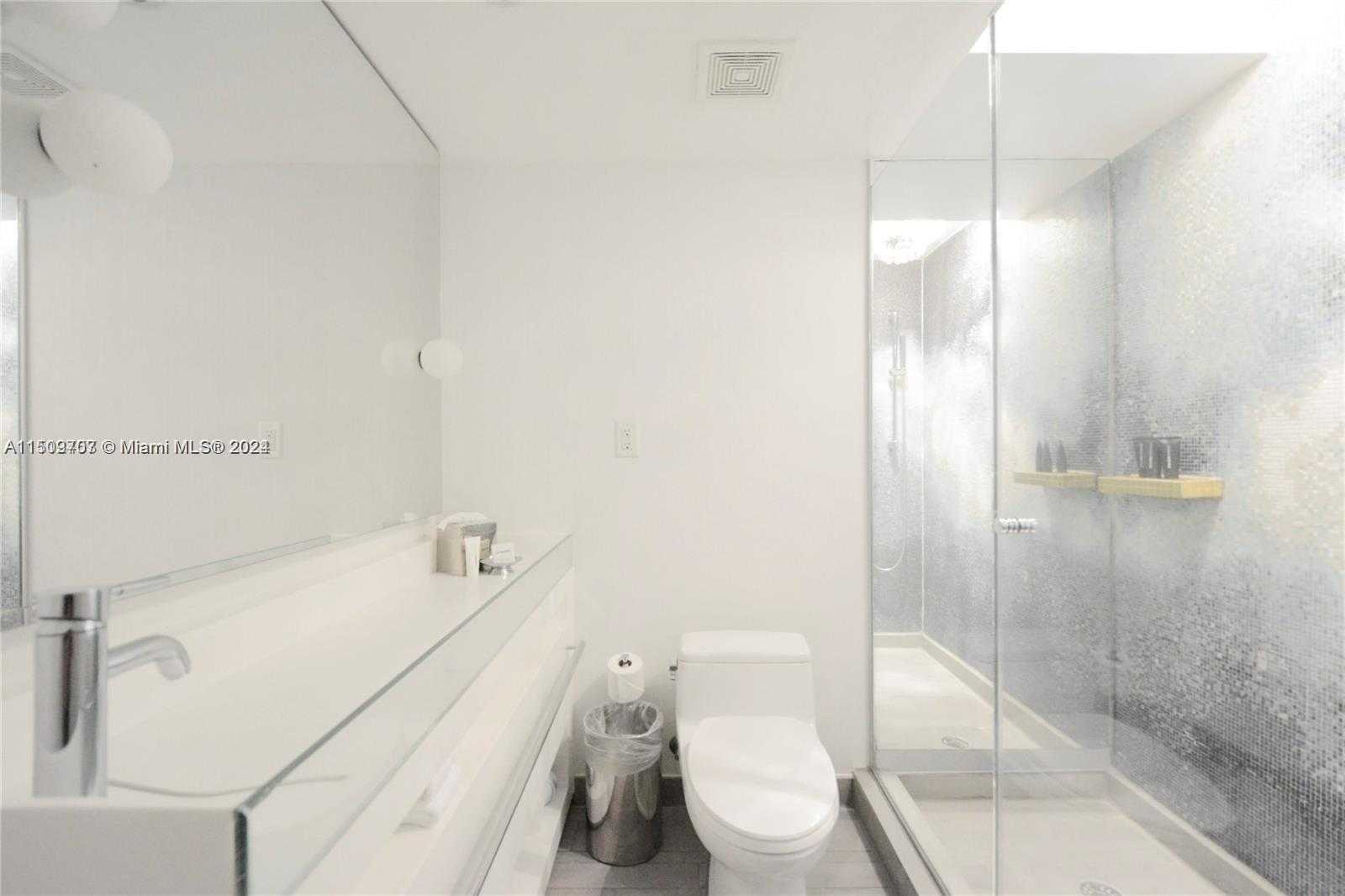 Small Image of 1100 West Ave, Miami Beach, FL 33139, USA Number 6