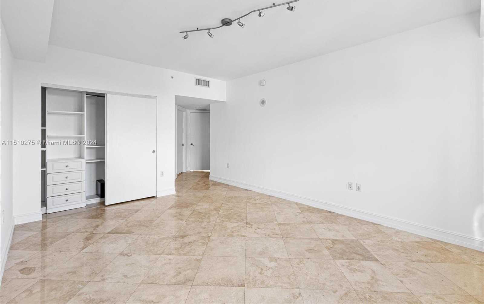 Small Image of 19900 EAST COUNTRY CLUB DR #502, Aventura Number 11