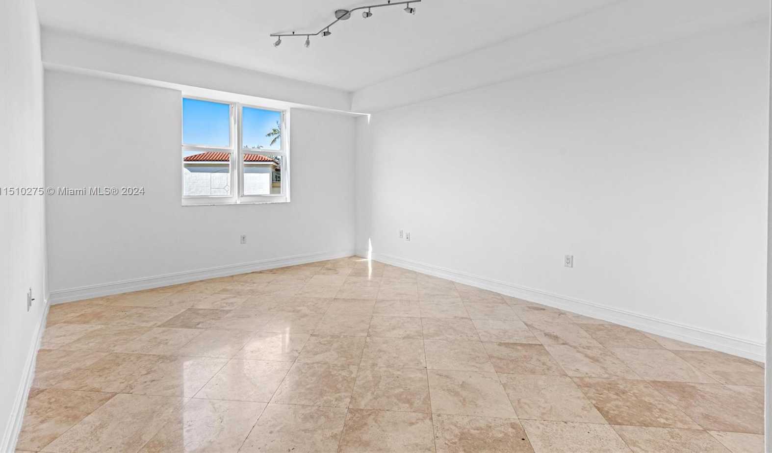 Small Image of 19900 EAST COUNTRY CLUB DR #502, Aventura Number 12