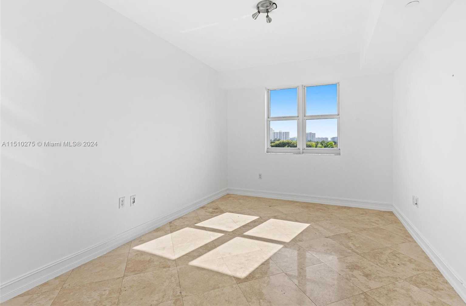 Small Image of 19900 EAST COUNTRY CLUB DR #502, Aventura Number 13
