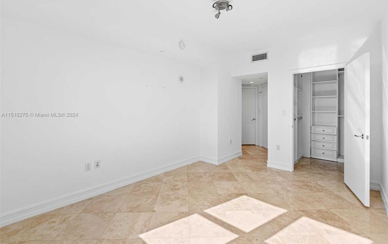 Small Image of 19900 EAST COUNTRY CLUB DR #502, Aventura Number 14