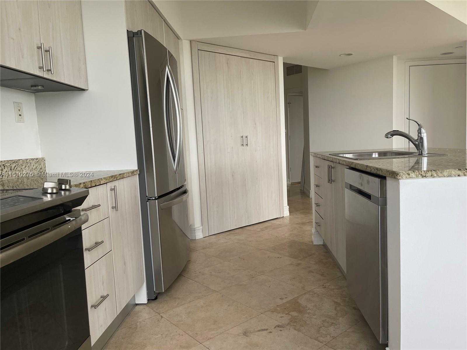 Small Image of 19900 EAST COUNTRY CLUB DR #502, Aventura Number 6