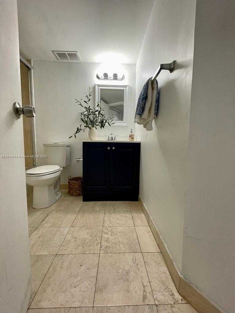 Small Image of 3600 MYSTIC POINTE DR #1010, Aventura Number 14