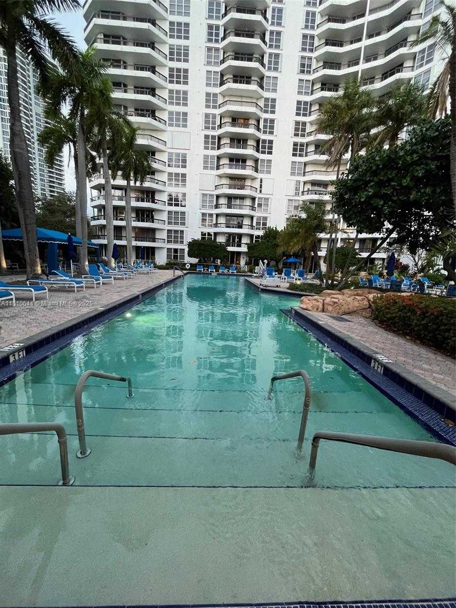 Small Image of 3600 MYSTIC POINTE DR #1010, Aventura Number 18