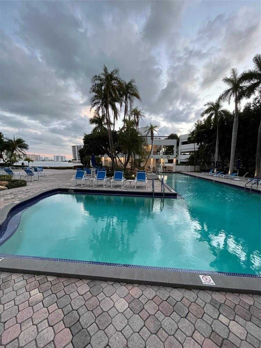 Small Image of 3600 MYSTIC POINTE DR #1010, Aventura Number 20