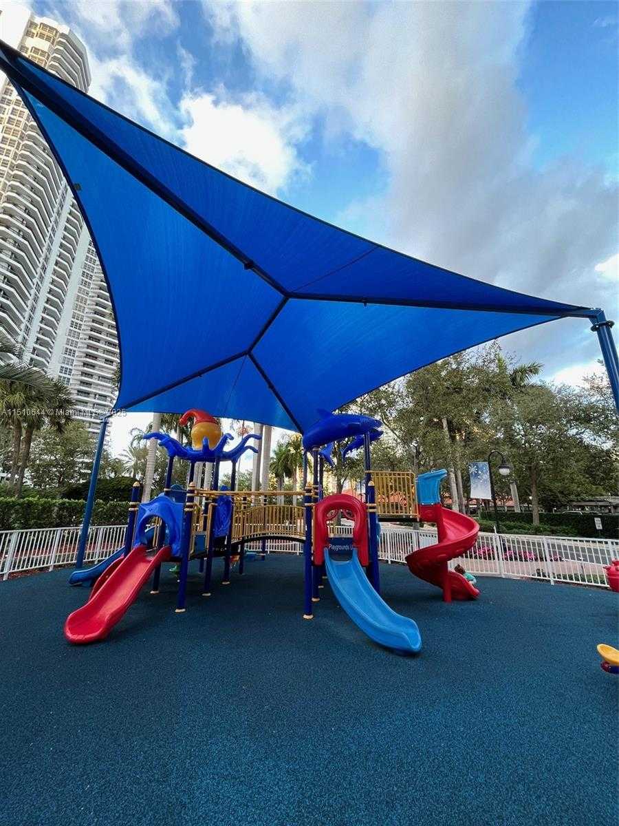 Small Image of 3600 MYSTIC POINTE DR #1010, Aventura Number 21