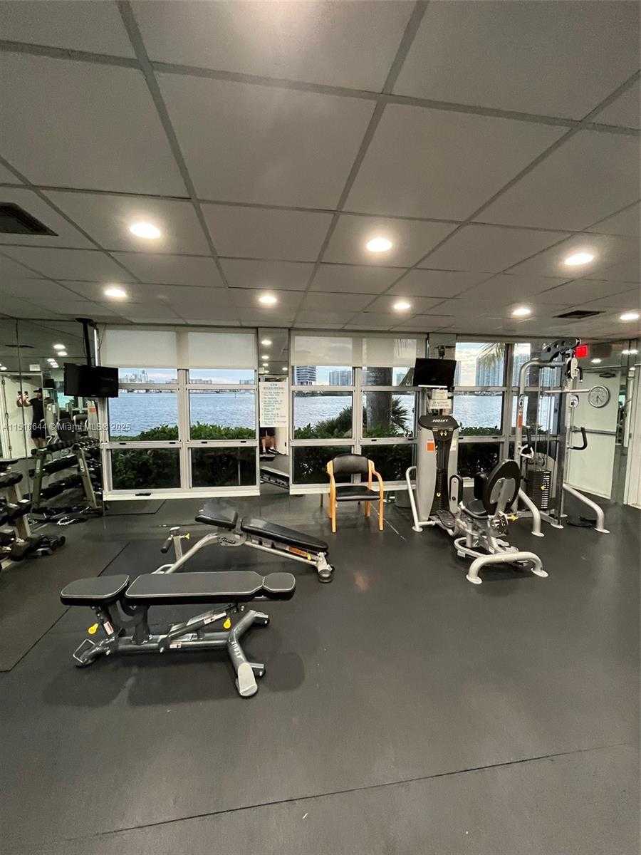 Small Image of 3600 MYSTIC POINTE DR #1010, Aventura Number 22