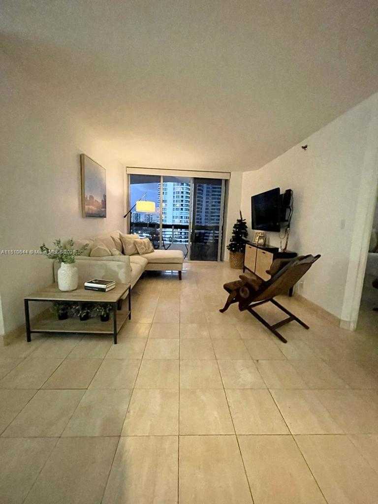 Small Image of 3600 MYSTIC POINTE DR #1010, Aventura Number 4