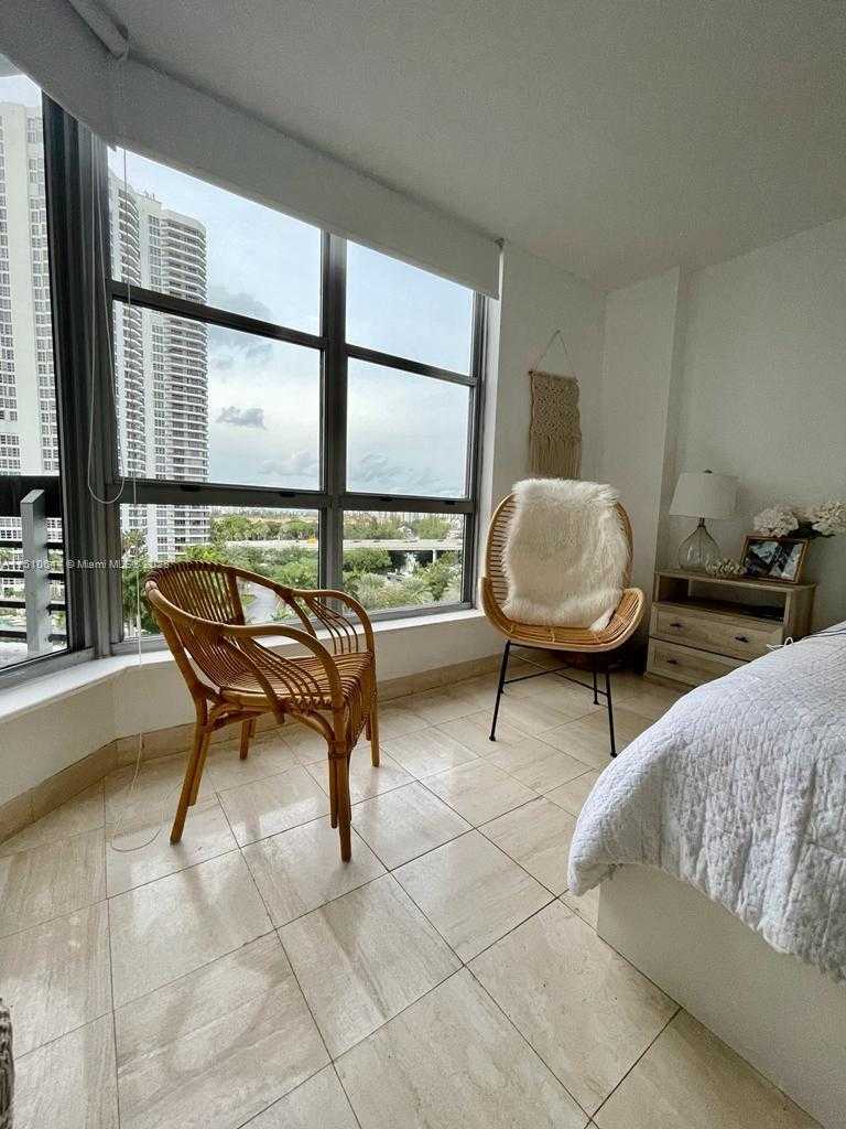 Small Image of 3600 MYSTIC POINTE DR #1010, Aventura Number 8
