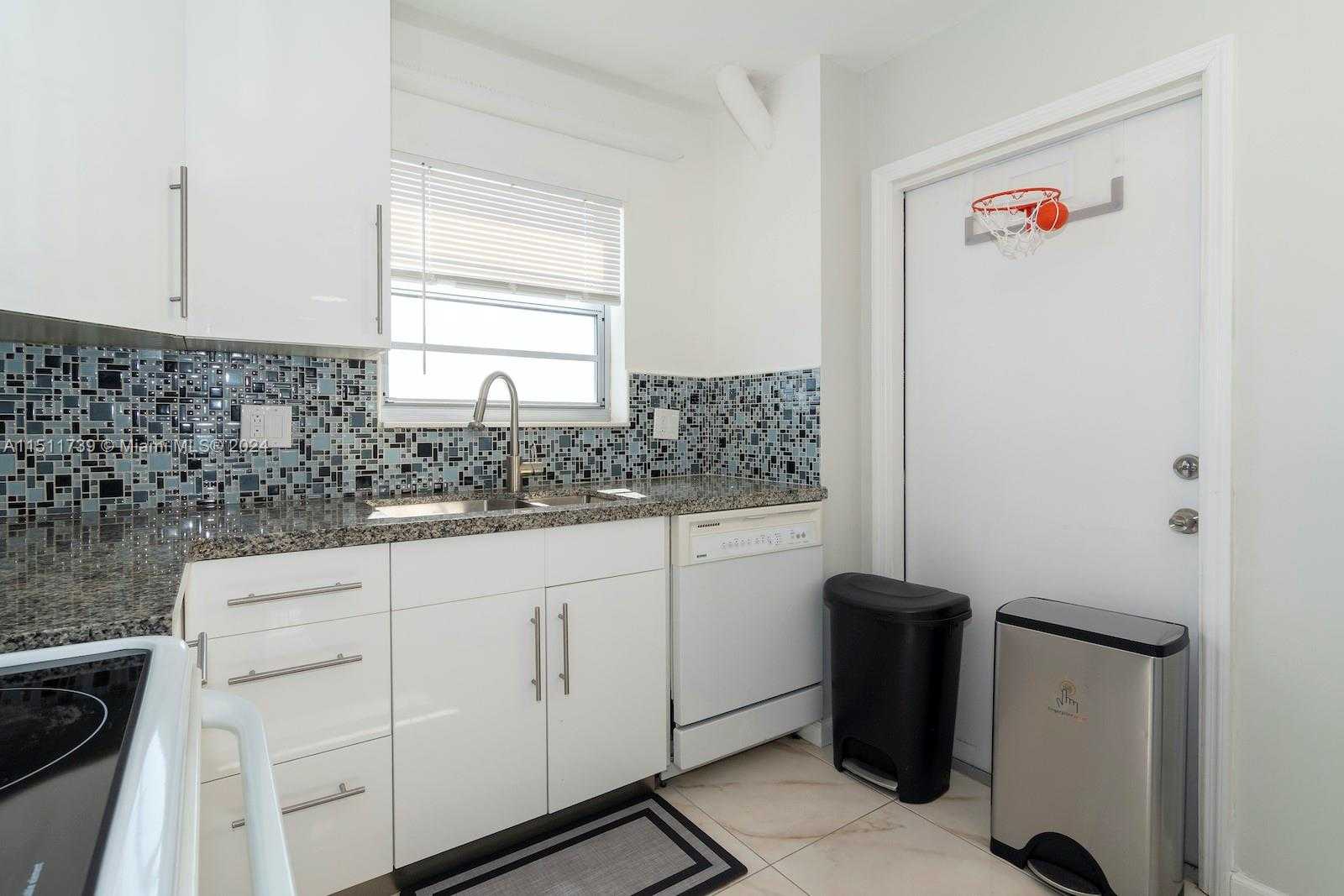 Small Image of 16400 NORTH EAST 17TH AVE #703, North Miami Beach Number 3