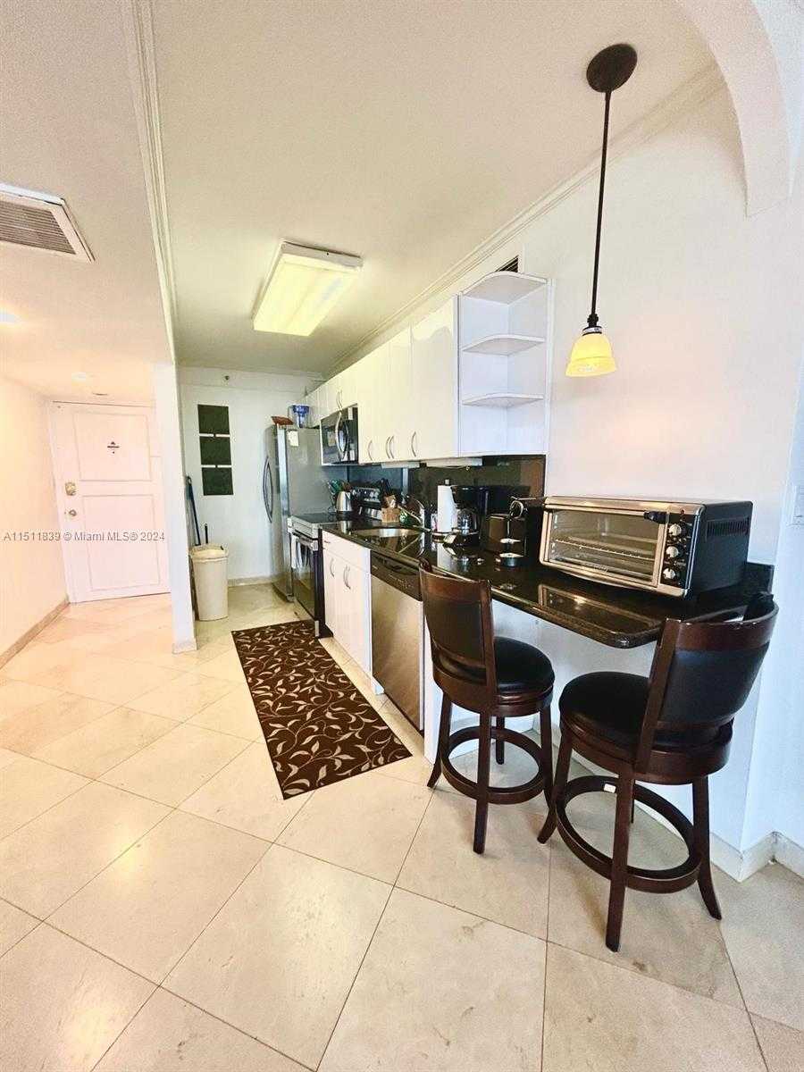 Small Image of 100 LINCOLN RD #1034, Miami Beach Number 4
