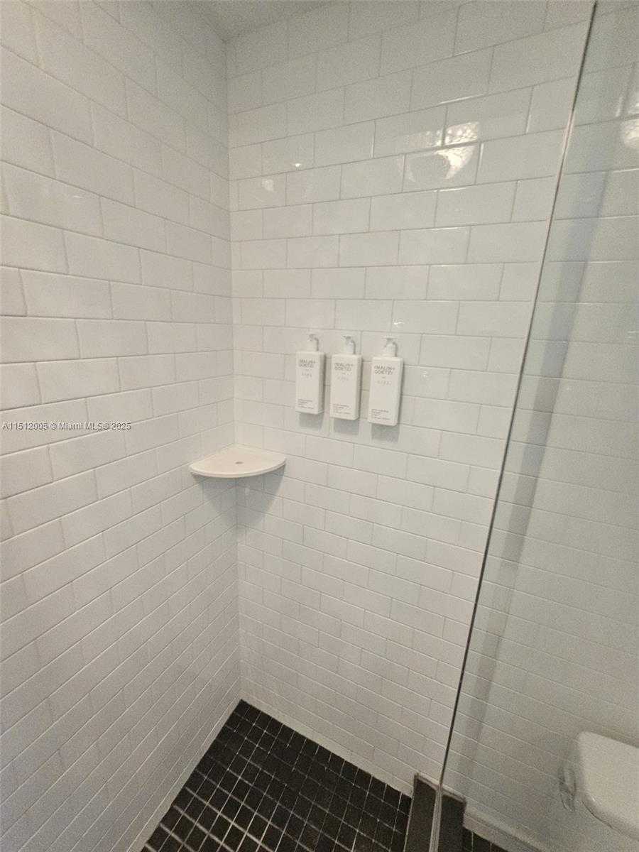 Small Image of 1100 WEST AVE #509, Miami Beach Number 13