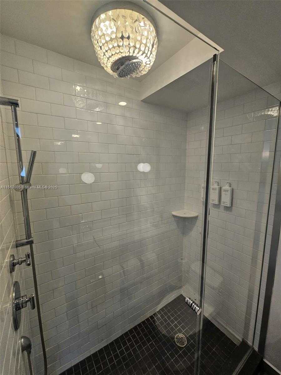 Small Image of 1100 WEST AVE #509, Miami Beach Number 14